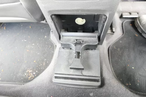 VW Golf 6 5K Mittelarmlehne Armlehne Lehne Mitte Original verschiebar Leder (128702)