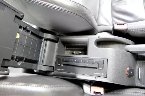 VW Golf 6 5K Mittelarmlehne Armlehne Lehne Mitte Original verschiebar Leder (128702)