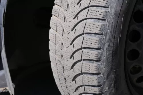 VW Golf 6 Caddy 195/65 R15 91T Winterreifen M+S Felgen 6jx15H2 ET47  ca. 6mm (128815)