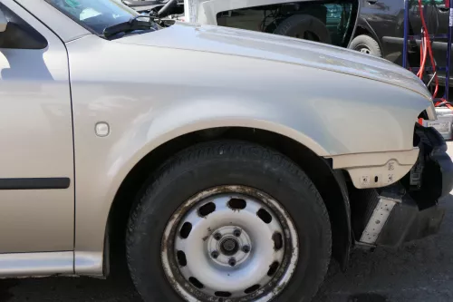 Skoda Octavia 1U  auch Combi Kotflügel vorne rechts gold 9201 beige sahara