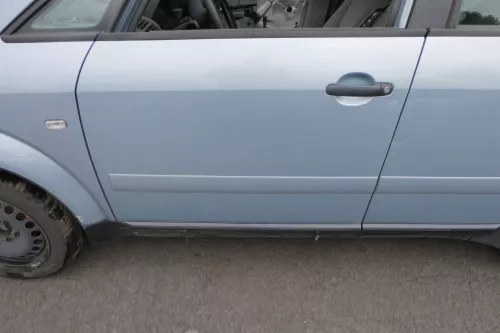 Audi A2 8Z Tür nu das Türblatt vorne links LY7R blau türkis grün kristallblau