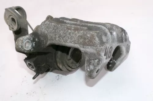 Audi A6 4B Passat 3B Quattro Allrad Bremssattel links hinten 8E0615423A