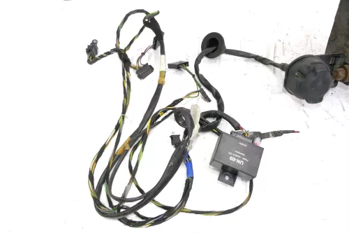 Audi A6 4B feste starr starre Anhängerkupplung Anhängekupplung Auto-Hak (129480)