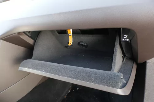 VW Passat 3C B7 Handschuhfach Handschuhfachdeckel Deckel Klappe braun (129932)