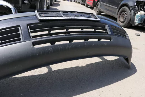VW Golf 4 Stoßstange vorne Stoßfänger vorn vorne schwarz LC9Z metallic (130169)