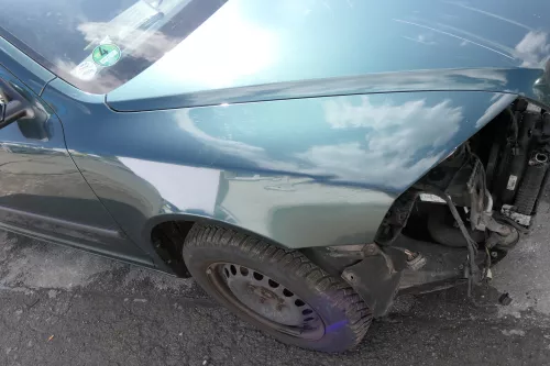 Skoda Octavia 1Z Kotflügel vorne rechts grün LF6K auch Kombi - Delle (130274)