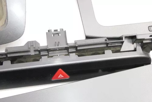 VW Passat 3C Mittelkonsole Verkleidung Radio Klappe Abdeckung Dekor dark (140252)