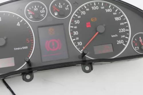 Audi A6 4B Tacho Tachometer Kombiinstrument 318.000km 4B0920933G 2,5 TDI (140399)