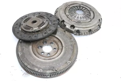 VW Golf 7 A3 Schwungrad Schwungscheibe Kupplung 1,2 CJZB PTB 48.000km