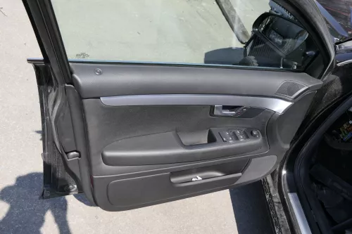 4x Audi A4 8E B7 Türverkleidung Verkleidung Tür vorne und hinten schwarz 4 Stück (140933)