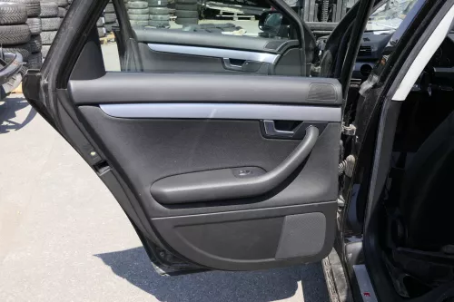 4x Audi A4 8E B7 Türverkleidung Verkleidung Tür vorne und hinten schwarz 4 Stück (140933)