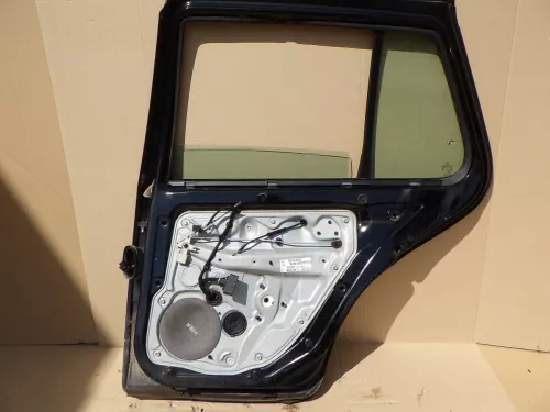 VW Golf 4 Limousine Tür hinten rechts schwarz L041 black uni (KEINkombi) (141095)