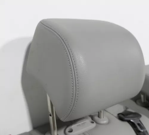 VW Passat 3C Kopfstütze Sitz Sitze hinten rechts oder links Leder grau