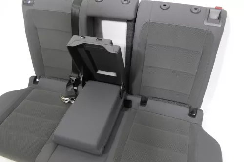 VW Golf 5 V Sitz Sitze hinten Rückbank Rücksitzbank 3 Punkt Lehne Ski durchreich (141525)