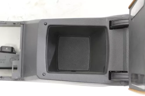 VW Golf 7 5G Mittelarmlehne Armlehne original mitte braun (141660)