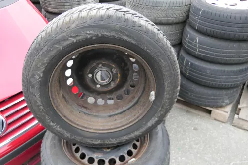 Audi A4 B5 A6 4B Passat 3BG Felgen Reifen Winterreifen M+S 195/65 R15 91T 4-5mm (141723)