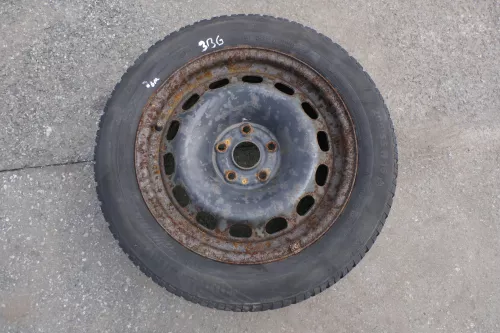 Audi A4 B5 A6 4B Passat 3BG Felgen Reifen Winterreifen M+S 205/55 R16 91H 5-6mm (141738)