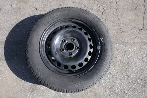 VW Golf 6 Caddy 2K 195/65 R15 91T Winterreifen M+S Felgen Reifen M&S ca. 5-6mm (141740)