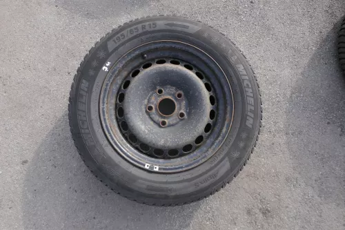 4x Audi A4 8E B6 195/65 R15 91T Winterreifen M+S Reifen 6,5jx15 ET3 ca.7mm (141745)