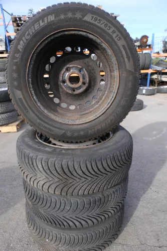 4x Audi A4 8E B6 195/65 R15 91T Winterreifen M+S Reifen 6,5jx15 ET3 ca.7mm (141745)