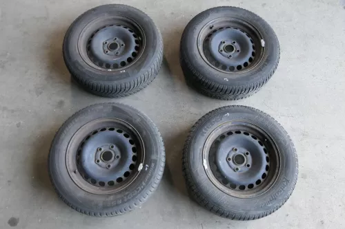 Audi A4 8E A6 4B 195/65 R15 91T Winterreifen M&S Reifen Felgen 5-6mm