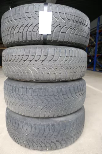 4x Golf 6 Caddy 2K 195/65 R15 91T Winterreifen M+S Felgen Reifen M&S ca. 4mm (141771)