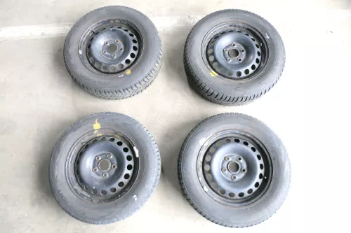 VW Golf 6 Caddy 2K 195/65 R15 91T Winterreifen M+S Felgen Reifen M&S ca.6-7mm X