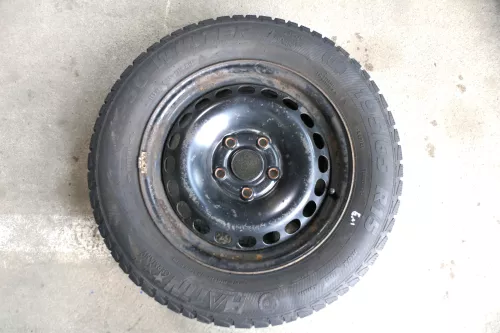 VW Golf 6 Caddy 2K 195/65 R15 91T Winterreifen M+S Felgen Reifen M&S ca. 6mm (141773)