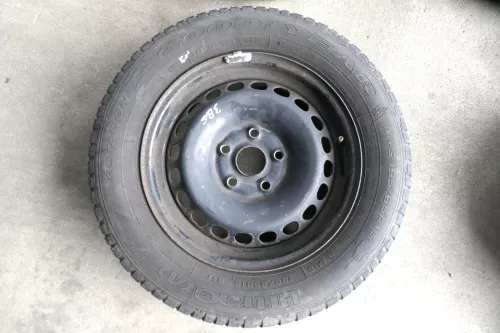 Audi A4 B5 A6 4B Passat 3BG Felgen Reifen Winterreifen M+S 195/65 R15 91T c5-6mm (141779)