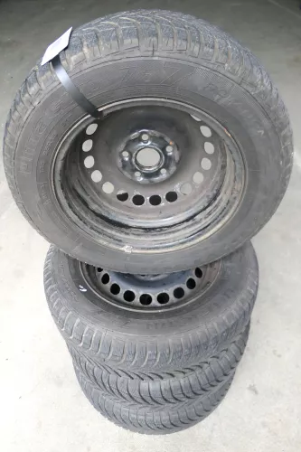 Audi A4 B5 A6 4B Passat 3BG Felgen Reifen Winterreifen M+S 195/65 R15 91T c5-6mm (141779)