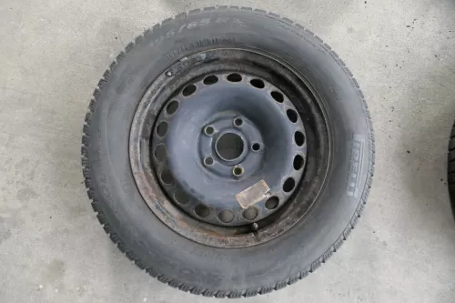 VW Golf 6 Touran 1T 195/65 R15 91T Winterreifen M+S Felgen Reifen M&S 2x8mm 2x5m (141783)