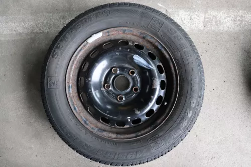 Audi A4 B5 A6 4B Passat 3BG Felgen Reifen Winterreifen M+S 195/65 R15 91T 5-7mm (141788)