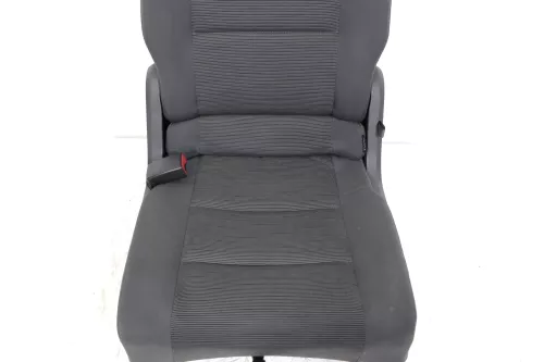 VW Touran Sitz hinten links (hintern Fahrersitz) Rücksitz Isofix 141943 (141943)