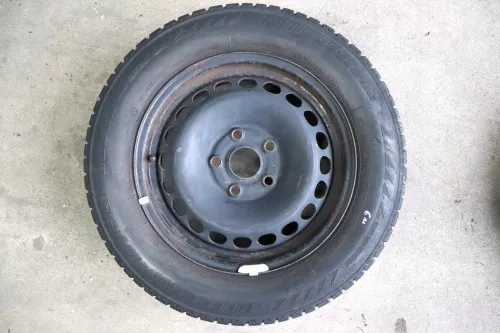 Audi A4 B5 A6 4B Passat 3BG Felgen Reifen Winterreifen M+S 195/65 R15 91T 6-8mm (142009)