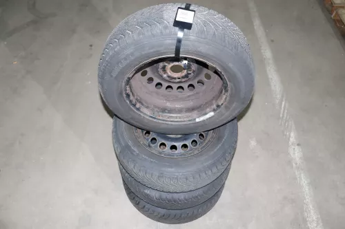 Skdoa Octavia 1Z 195/65 R15 91T Winterreifen M+S Felgen Reifen M&S ca. 4-6mm (142072)