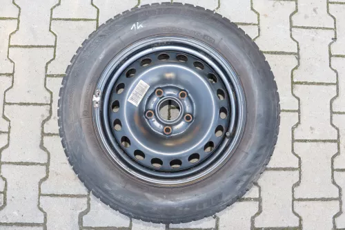 VW Golf Touran Felgen Winterreifen M&S Reifen 195/65 R15 91H 1K0601025C 6-7mm (142239)