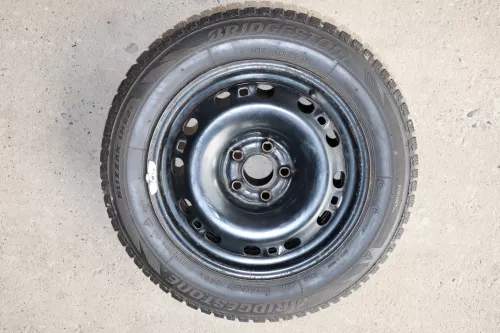 2x Polo 6R 9N Ibiza Felgen185/65R15 88T Winterreifen M+S 6jx15 ET38 Reifen 7-8mm (142272)