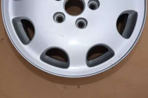 1x Audi A4 A6 Alufelge original 8D0601025F 6j x16H2 ET45 (142293)