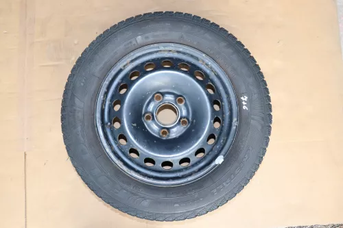 VW Golf 6 Plus 5M 195/65 R15 91T Winterreifen M+S Felgen Reifen M&S ca. 5-7mm (142416)