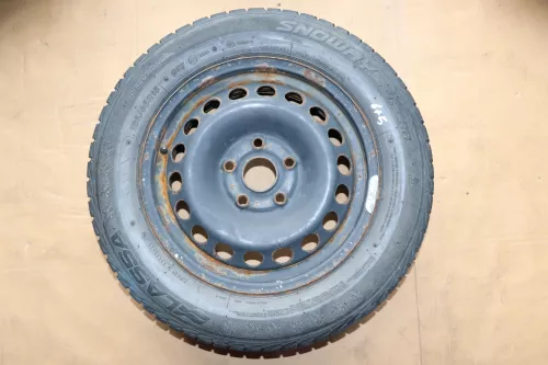 VW Golf 6 Plus 5M 195/65 R15 91T Winterreifen M+S Felgen Reifen M&S ca. 5-7mm (142416)