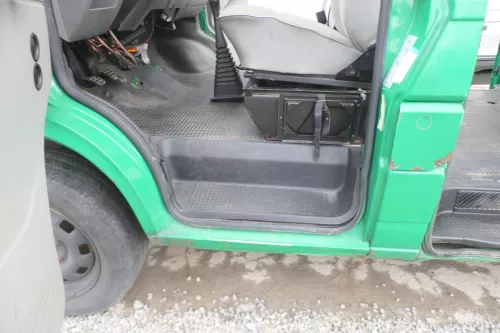 VW T4 Tür links vorne Trittschale Stufe Einstiegsleiste Trittstufe schwarz (142833)