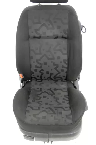 VW Golf 4 Bora Sitz vorne links Fahrersitz 2/3-Türer klappbar Airbag (143789)