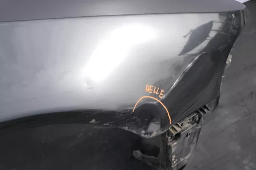 Audi A4 B5 (bis caMitte1999 Bild vergleic) Kotflügel vorne rechts schwarz LZ9U K (144244)