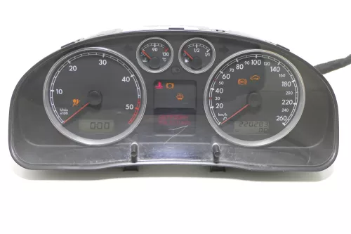 VW Passat 3BG Tacho Tachometer Kombiinstrument 220.000km 3B0920827A Diesel TDI