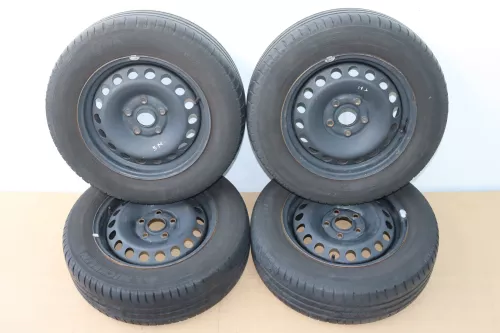 VW Golf 5 6 Touran Sommerreifen Reifen Felgen 195/65 R15 91H Caddy    3-5mm (144445)