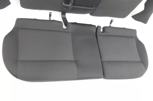 VW Passat 3B 3BG Kombi Variant Sitz Rückbank Rücksitzbank 3 Punkt Gurt - 130654 (144958)