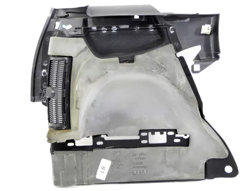 Audi A2 8Z Abdeckung Verkleidung Kofferraum hinten rechts 8Z0863880F schwarz (144993)