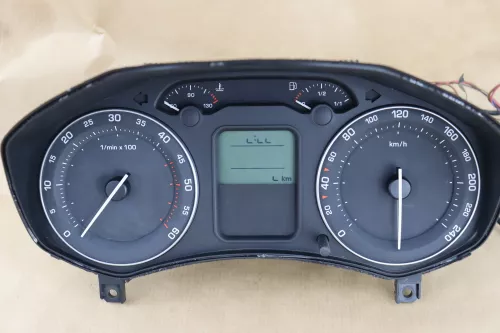 Skoda Octavia 1Z Tacho Tachometer Kombiinstrument 1Z0920812D TDI - MÄNGEL (145328)