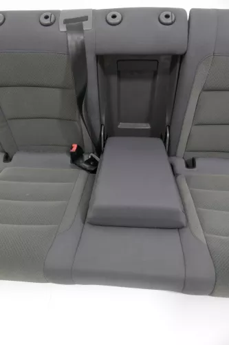 VW Golf 5 V Sitz Sitze hinten Rückbank Rücksitzbank 3 Punkt Lehne Ski durchrei (145578)