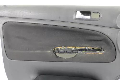 1x Passat 3B Türverkleidung Verkleidung Tür vorne links schwarz (145743)